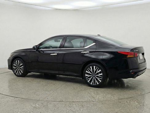 Used 2025 Nissan Altima 2.5 SV FWD image 6