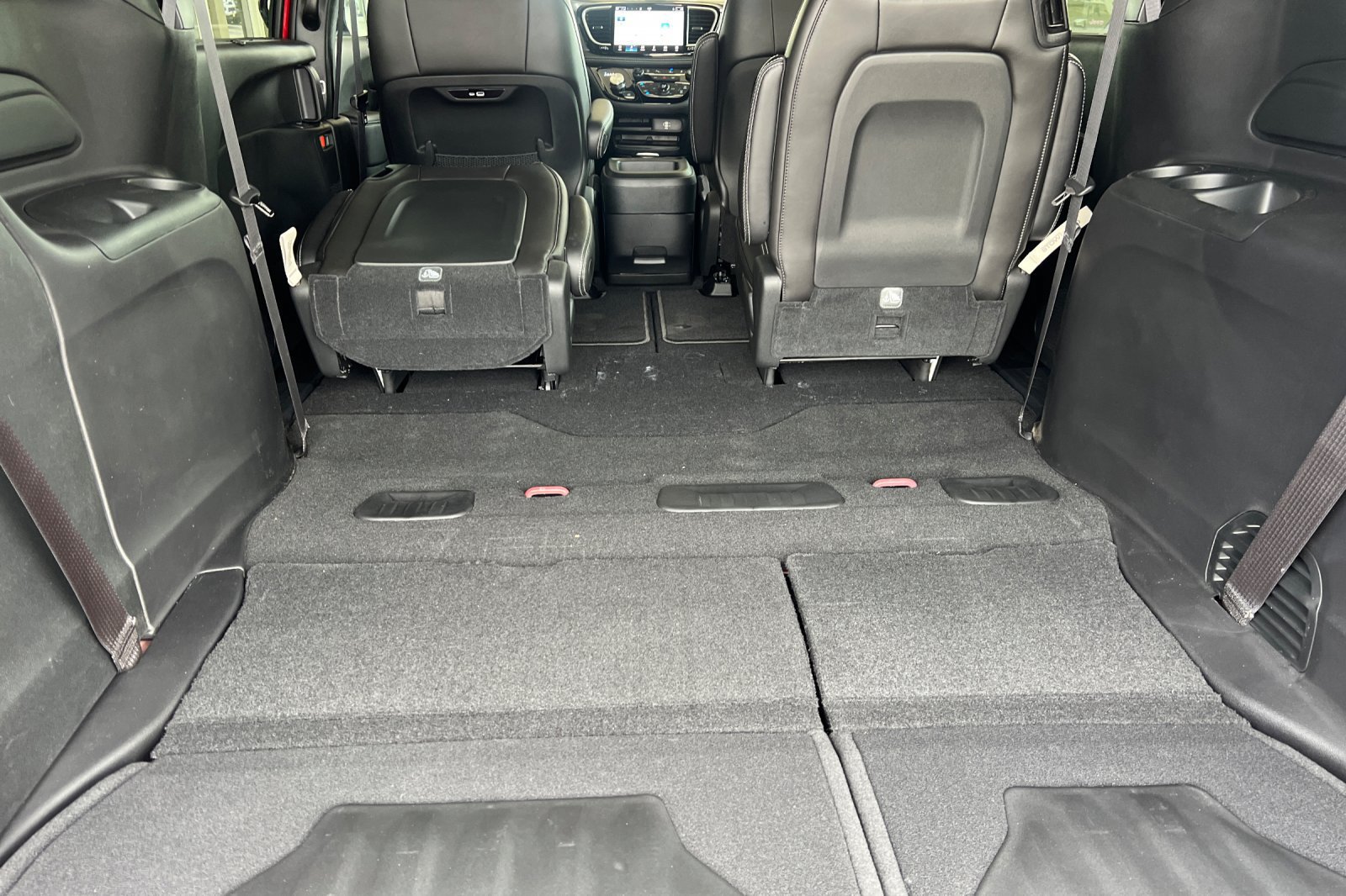 New 2026 Chrysler Pacifica Select AWD/4WD image 19
