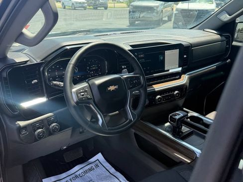 Used 2023 Chevrolet Silverado 1500 LT AWD/4WD image 54