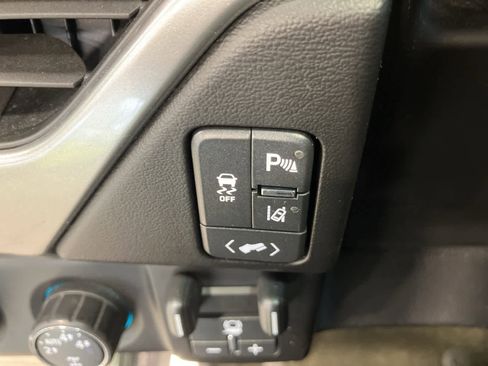 Used 2015 Chevrolet Tahoe LT w/ Luxury Package image 19