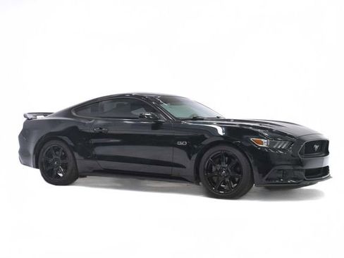 Used 2017 Ford Mustang GT Premium RWD image 2