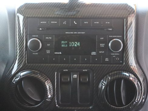 Used 2014 Jeep Wrangler Sahara w/ Connectivity Group image 12