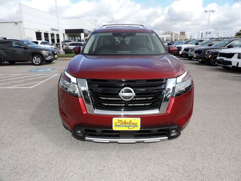 Used 2023 Nissan Pathfinder SL FWD image 2