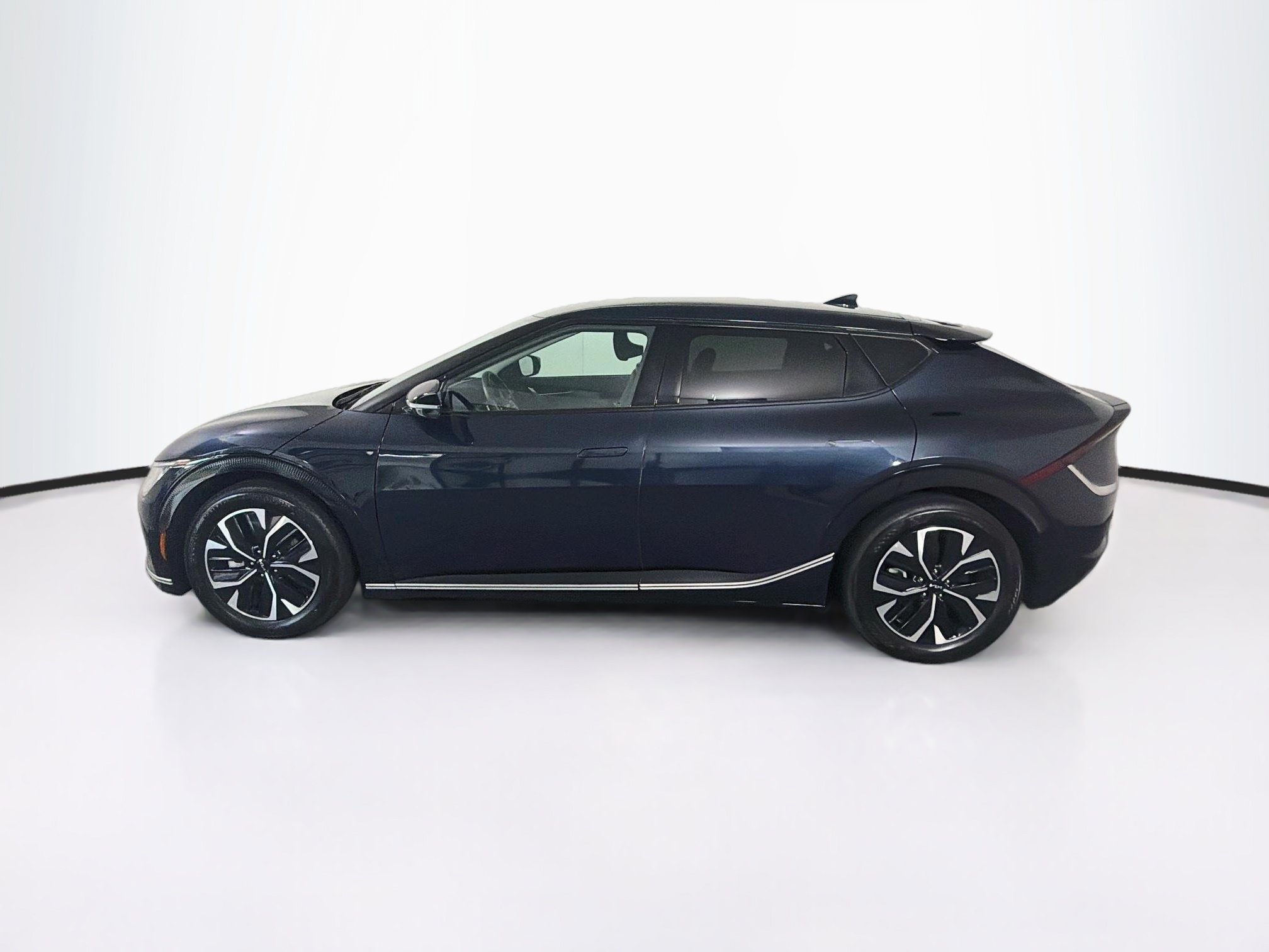 Used 2023 Kia EV6 Wind RWD image 4