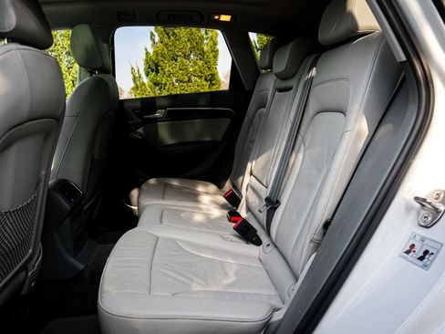 Used 2014 Audi Q5 3.0T Prestige image 8