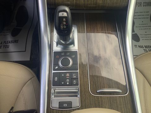 Used 2017 Land Rover Range Rover Sport HSE image 24