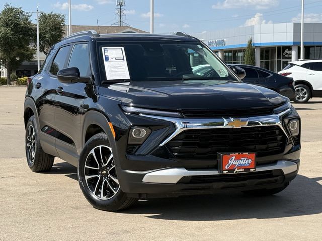 Used 2025 Chevrolet TrailBlazer LT w/ Convenience Package FWD image 3