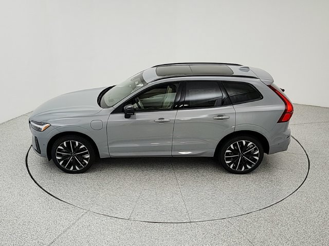 New 2026 Volvo XC60 T8 Ultra w/ Protection Package Premier AWD/4WD image 36
