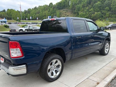 Used 2022 RAM 1500 Big Horn AWD/4WD image 3