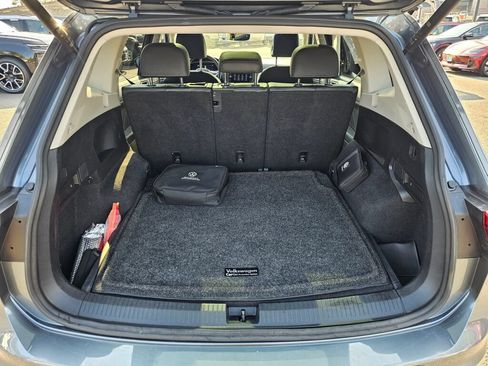 Used 2022 Volkswagen Tiguan SE AWD/4WD image 23