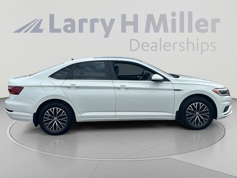 Used 2019 Volkswagen Jetta SEL w/ Cold Weather Package FWD image 6
