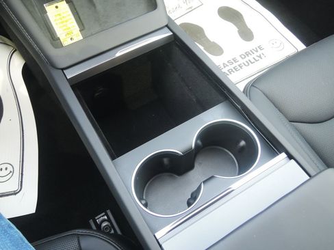 Used 2025 Tesla Model 3 Long Range image 18