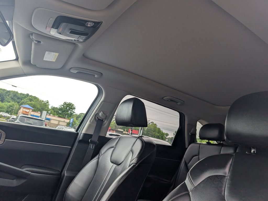 Used 2023 Kia Sorento S w/ Panoramic Sunroof Package AWD/4WD image 21