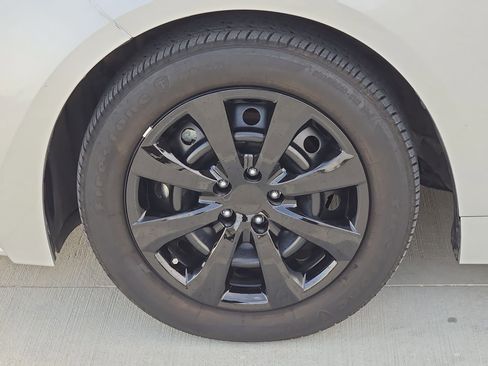 Used 2024 Toyota Corolla LE FWD image 12