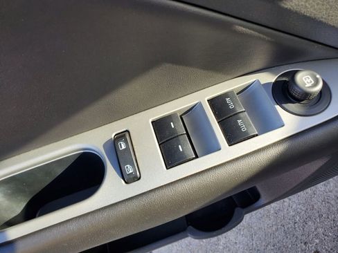 Used 2011 Ford Fusion Hybrid w/ 502A Rapid Spec Order Code image 15