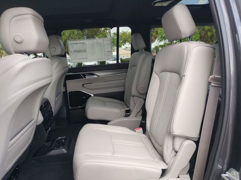 New 2026 Jeep Grand Wagoneer Limited AWD/4WD image 15
