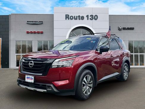 Used 2023 Nissan Pathfinder SL w/ Black Appearance Package AWD/4WD image 2