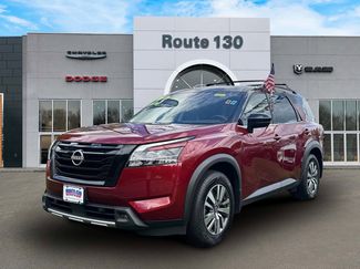 Used 2023 Nissan Pathfinder SL w/ Black Appearance Package AWD/4WD video 2