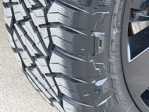 Used 2023 Land Rover Defender 110 V8 image 30