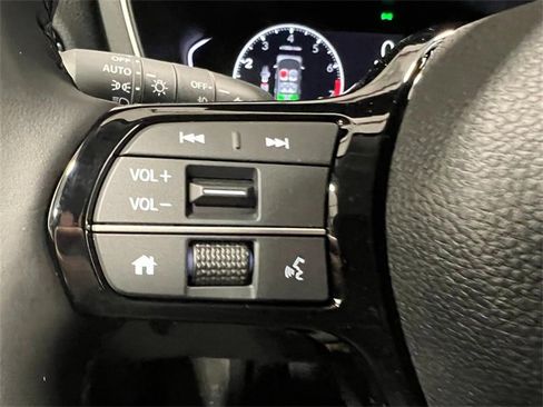 New 2025 Honda Pilot Touring image 18