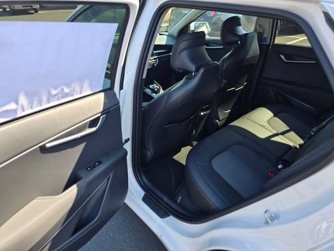 New 2026 Kia Niro Wind FWD image 15