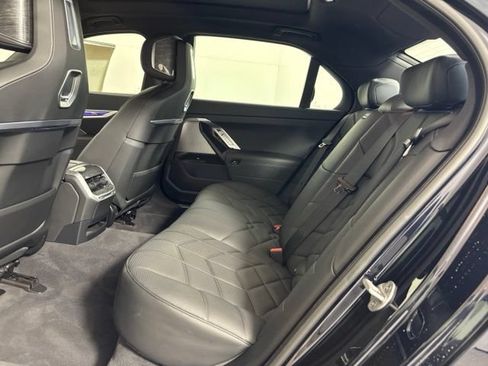 Used 2025 BMW 760i xDrive AWD/4WD image 19