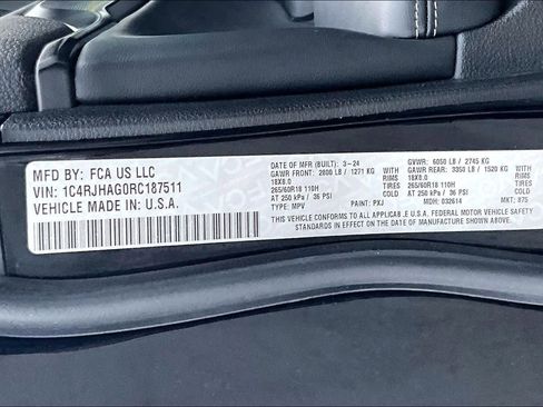 Used 2024 Jeep Grand Cherokee Altitude image 21