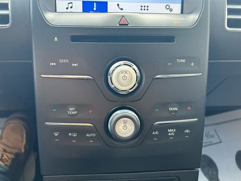 Used 2016 Ford Flex SEL image 25