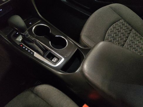 Used 2023 Chevrolet Equinox LT w/ Driver Convenience Package image 26