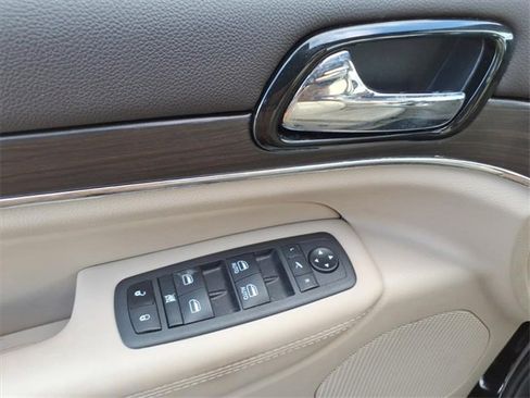 Used 2021 Jeep Grand Cherokee Overland image 16