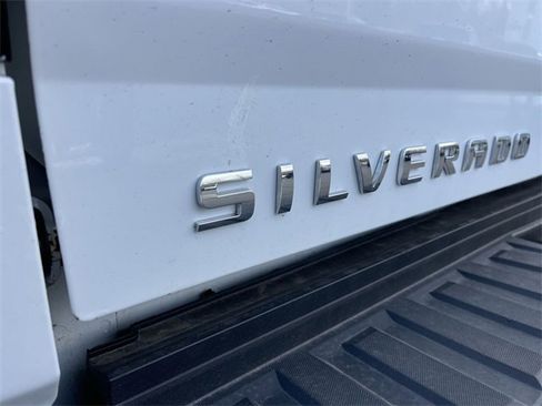 Used 2017 Chevrolet Silverado 3500 LT image 24