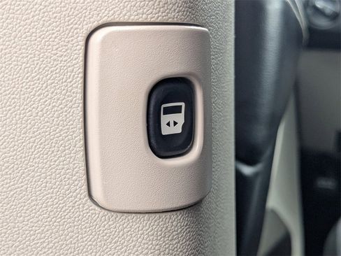 Used 2019 Dodge Grand Caravan SXT image 20