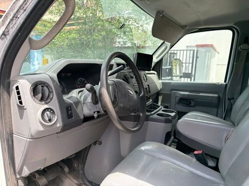 Used 2016 Ford E-350 and Econoline 350 Super Duty RWD image 11