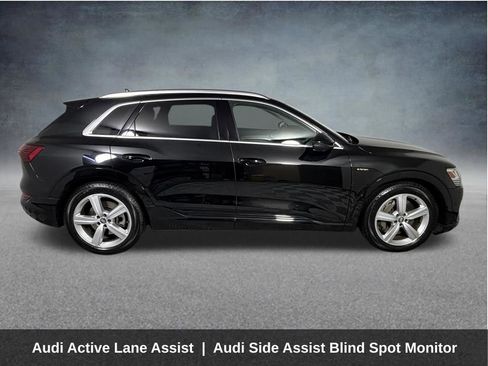 Used 2019 Audi e-tron Prestige w/ Prestige Package image 10
