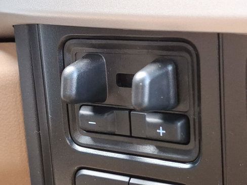 New 2025 Ford F250 XLT w/ FX4 Off-Road Package image 17