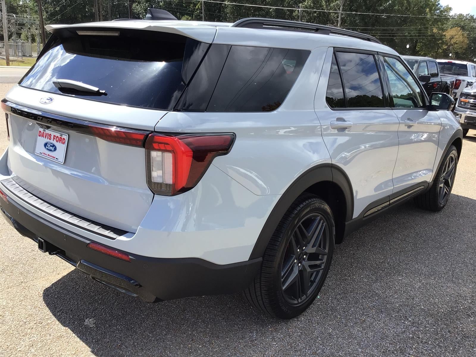 New 2027 Ford Explorer ST-Line w/ Premium Package AWD/4WD image 10
