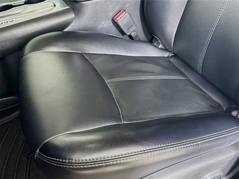 Used 2019 Nissan Pathfinder SL image 22