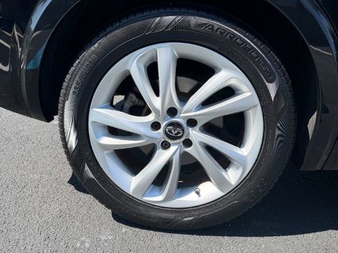 Used 2018 INFINITI QX30 FWD image 8