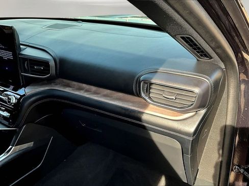 Used 2022 Ford Explorer Platinum w/ Equipment Group 601A image 26