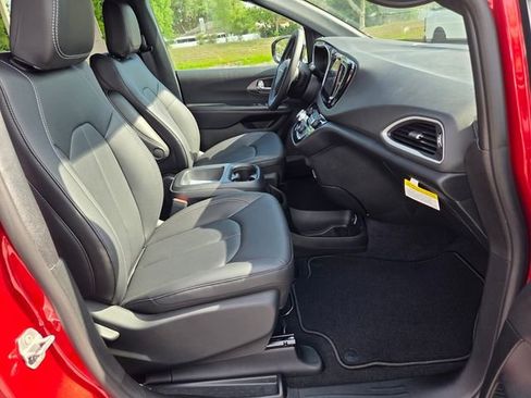 New 2026 Chrysler Voyager LX FWD image 14