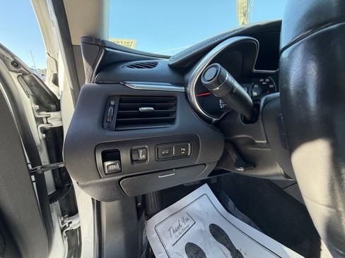 Used 2016 Chevrolet Impala LT w/ Convenience Package image 17