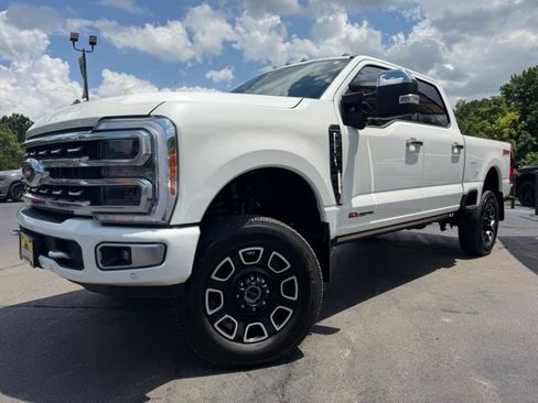 Used 2023 Ford F350 Platinum AWD/4WD image 3
