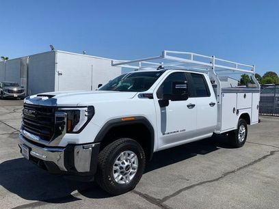 New 2026 GMC Sierra 2500 Pro w/ Convenience Package