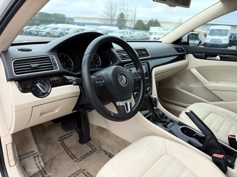 Used 2014 Volkswagen Passat 1.8T SEL Premium FWD image 20