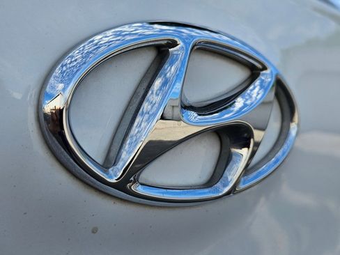 Used 2021 Hyundai Tucson Value w/ Winter Weather Package image 9