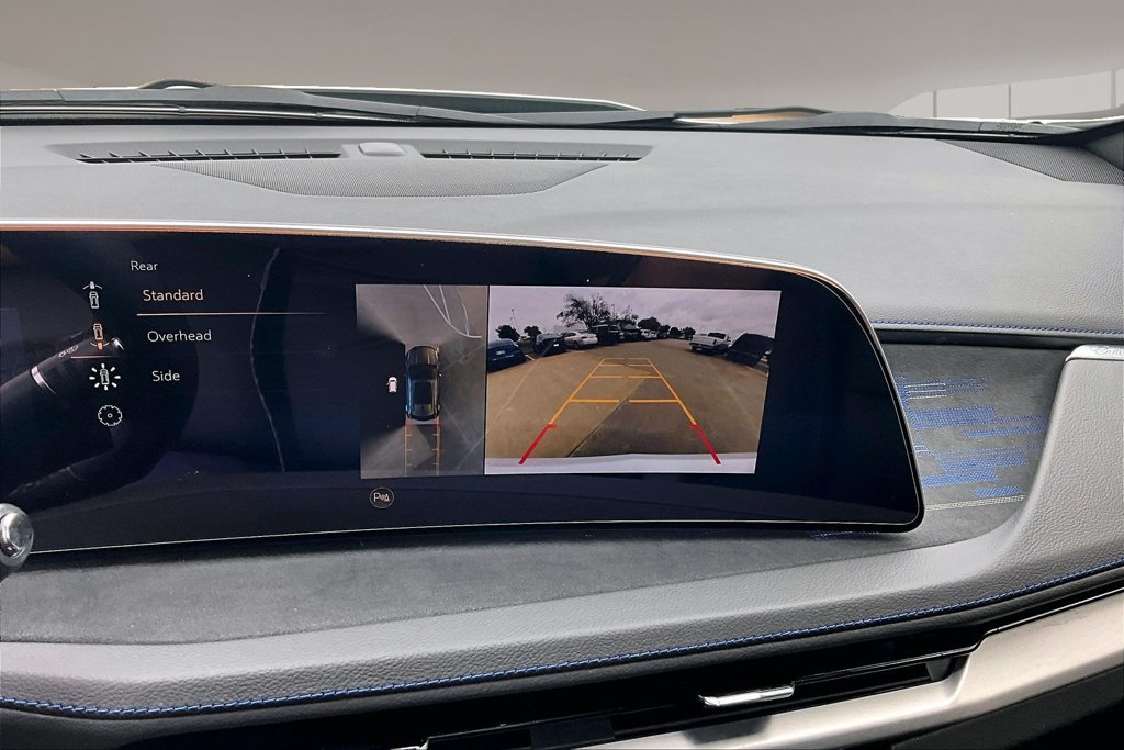 Used 2025 Cadillac XT4 Sport FWD image 23
