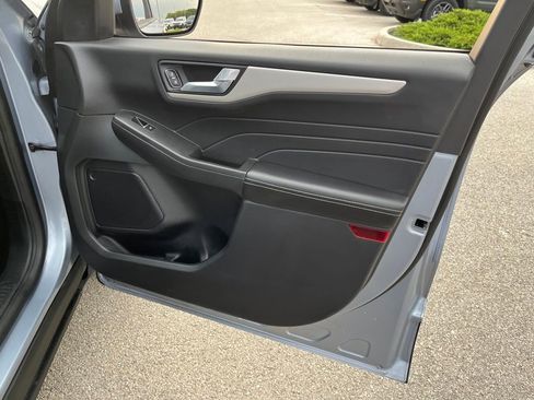 Used 2022 Ford Escape SEL w/ Technology Package image 11