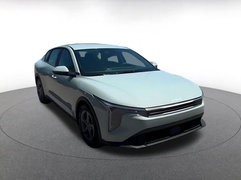 Used 2025 Kia K4 LXS image 3