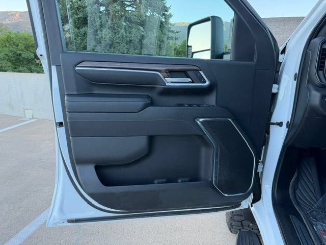 Used 2024 Chevrolet Silverado 2500 LT AWD/4WD image 10