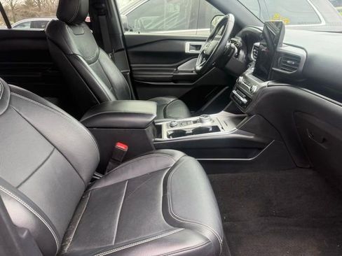 Used 2020 Ford Explorer ST w/ ST Street Pack image 7